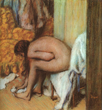 Репродукция картины "после купания. женщина вытирает ноги" художника "дега эдгар"