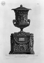 Репродукция картины "antique vase on a marble cinerary urn" художника "пиранези джованни баттиста"