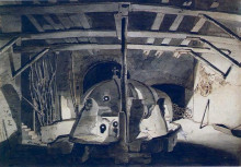 Репродукция картины "study of the interior of glass house" художника "райт джозеф"