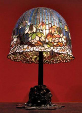 Репродукция картины "pond lily table lamp (model no. 344)" художника "тиффани луис комфорт"