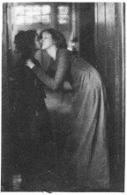 Репродукция картины "the kiss" художника "уайт кларенс"