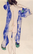 Картина "standing female nude in a blue robe" художника "шиле эгон"