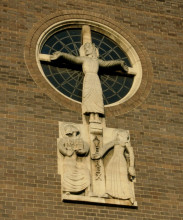 Репродукция картины "calvary, st. thomas the apostle parish church, boston road, hanwell, london" художника "гилл эрик"